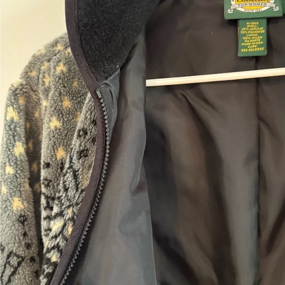 Cabela's Black and Grey Fleece Snowflake Winter Jacket Women’s Size Small - Picture 4 of 5